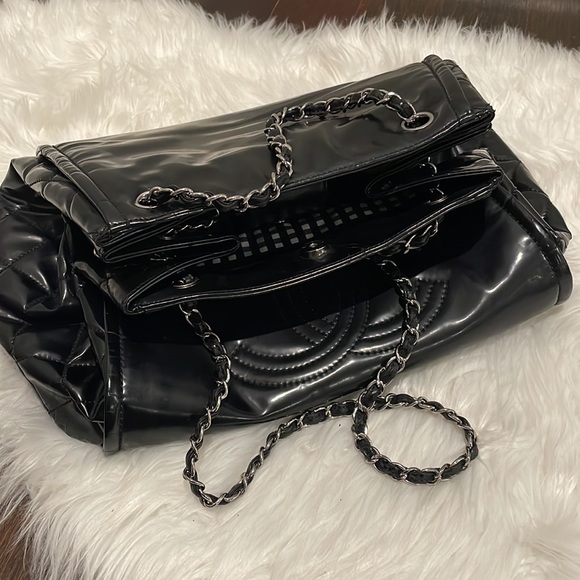 [SOLD] CHANEL Vinyl Lipstick Accordion Bag - Picture 10 of 17